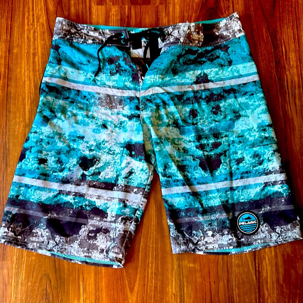 Men’s Pelagic shorts size 34